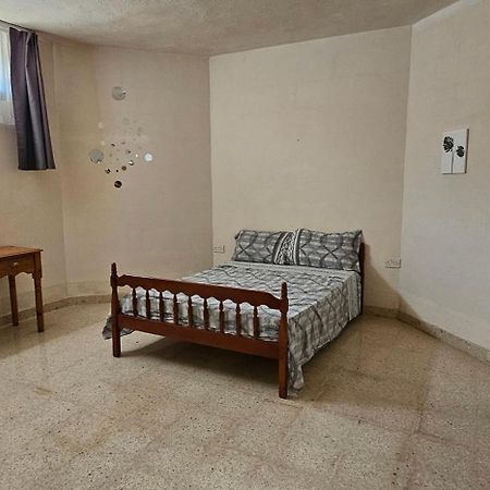 Poolside, 2 Bedroom Flatlet Is-Swieqi Екстериор снимка